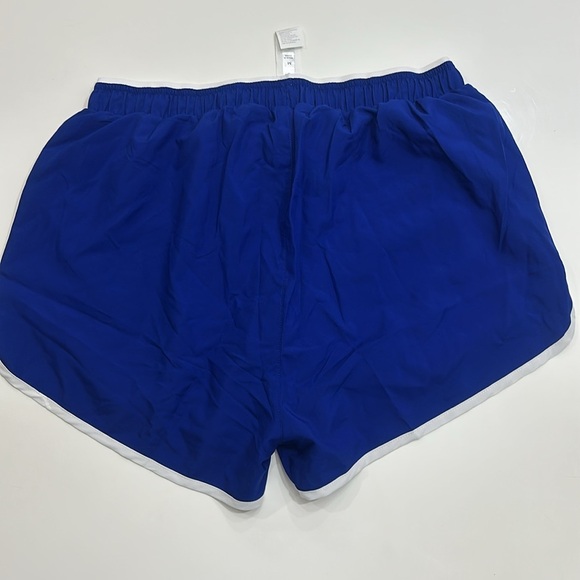 NWT Fabletics Heritage Dolphin Shorts Medium Item# 9V - Picture 7 of 7